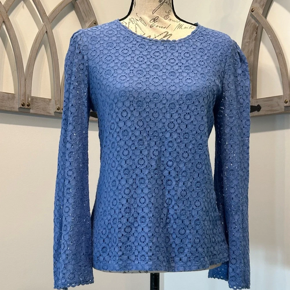 Banana Republic Lacey Blouse Crochet Like Overlay Pretty Periwinkle Size Medium